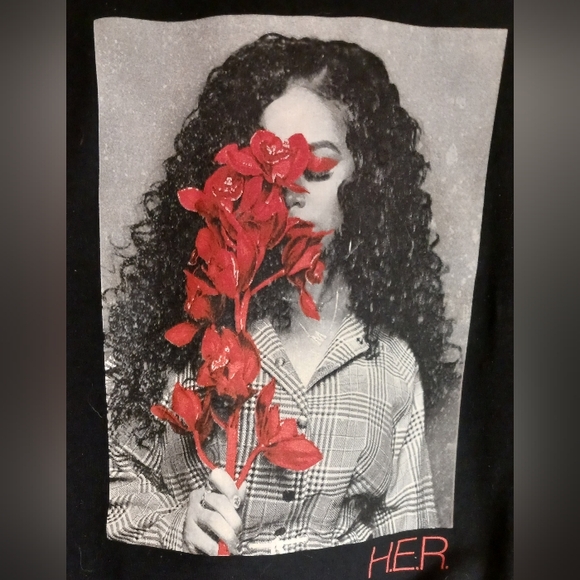 HER H.E.R. Sweatshirt I Used To Know Her Roses Official Merch R&B Black Medium - Picture 3 of 6